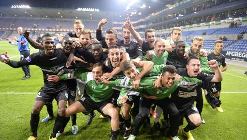 Racing Mechelen viert in een lege Cristal Arena. Foto: Photo News